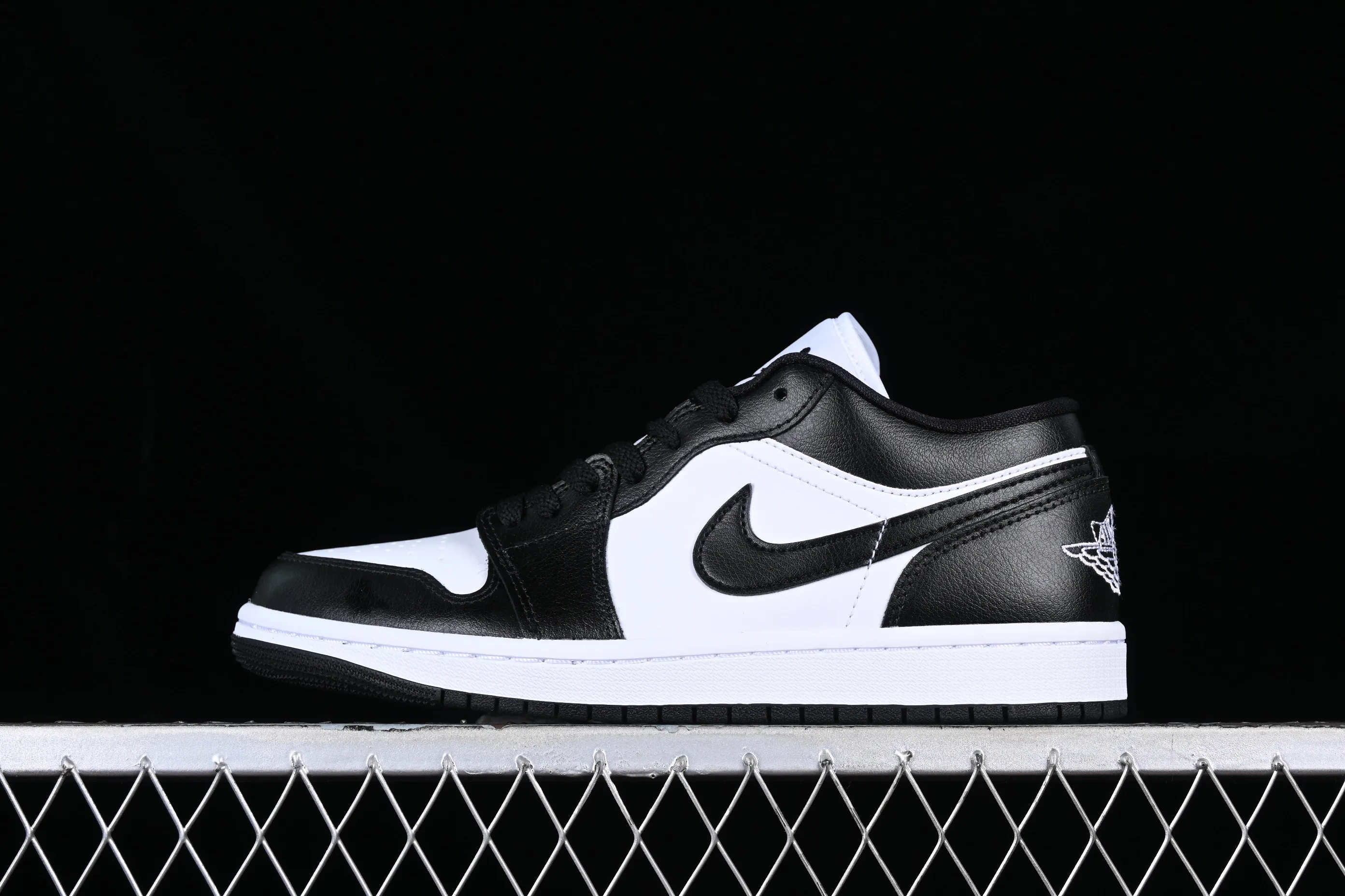 All categories Air Jordan Jordan series basketball shoes Air Jordan 1 Low G version pure original Air Jordan 1 Low "Panda" AJ1 Joe 1 Panda low-top basketball shoes DC0774-101